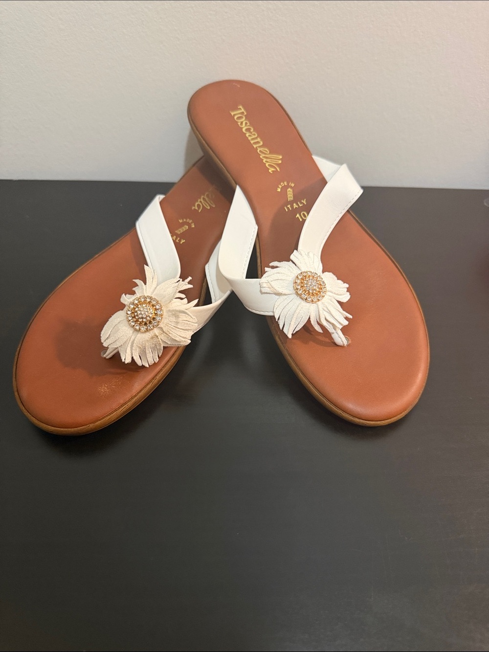 Toscanella White Leather Daisy Thong Sandals